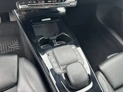Photo 26 Mercedes Classe A  250 e 8G-DCT
