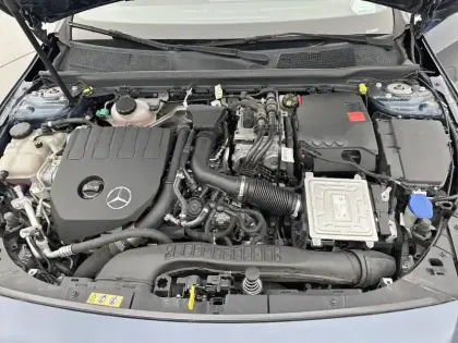 Photo 14 Mercedes Classe A  250 e 8G-DCT