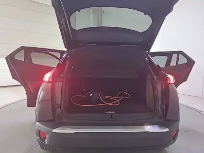 Photo 26 Peugeot 2008  Electrique 136 ch