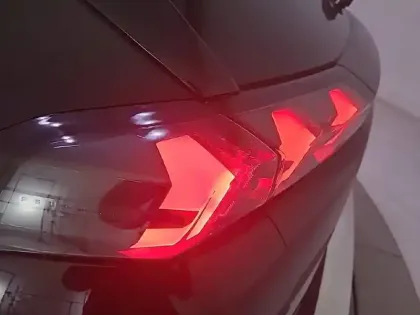 Photo 37 Peugeot 2008  Electrique 136 ch