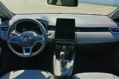 Photo 8 Renault Clio  E-Tech full hybrid 145
