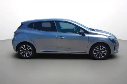 Photo 6 Renault Clio  E-Tech full hybrid 145