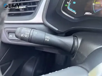 Photo 18 Renault Captur  E-Tech full hybrid 145