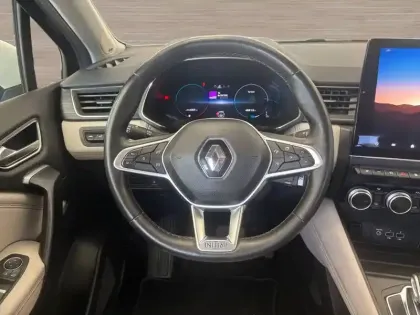 Photo 11 Renault Captur  E-Tech Plug-in 160