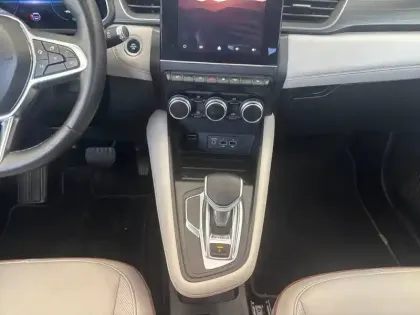 Photo 10 Renault Captur  E-Tech Plug-in 160