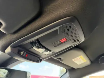 Photo 21 Peugeot 208  PureTech 100 S&S BVM6