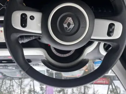 Photo 23 Renault Twingo  III E-Tech