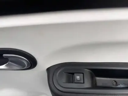 Photo 8 Renault Twingo  III E-Tech