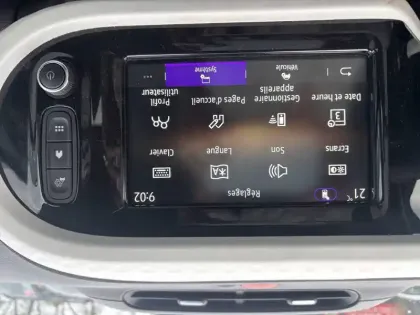 Photo 27 Renault Twingo  III E-Tech