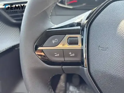 Photo 20 Peugeot 208  Turbo 100 ch BVM6