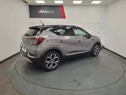 Photo 11 Renault Captur  E-Tech Plug-in 160