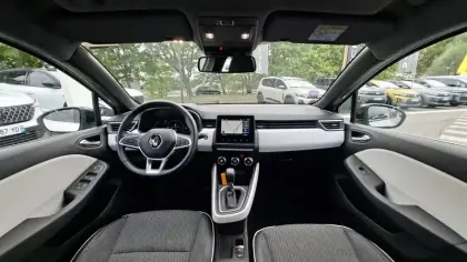 Photo 8 Renault Clio  E-Tech full hybrid 145