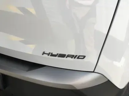 Photo 33 Peugeot 5008  Hybrid 145 ch e-DCS6