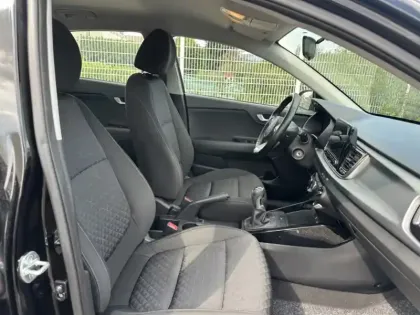 Photo 8 Kia Rio Active