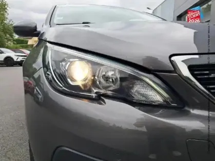 Photo 12 Peugeot 308  1.2 PureTech 110ch E6.c S&S Allure 5cv