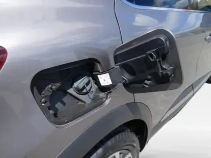 Photo 9 Renault Captur  1.3 TCe mild hybrid 140ch Techno Fast Track