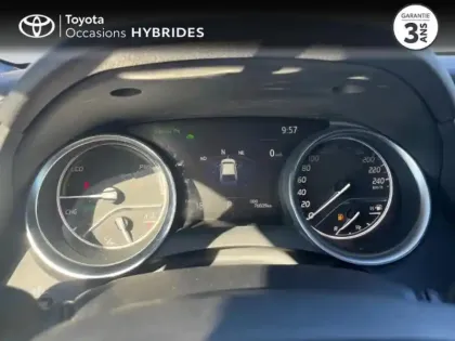 Photo 13 Toyota Camry  Hybride 218ch Design