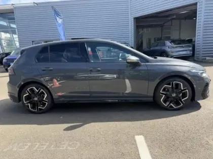 Photo 7 Volkswagen Golf  2.0 TDI 150ch R-Line DSG7