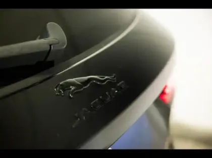 Photo 7 Jaguar F-Pace  SVR 5.0 550ch BVA8 AWD