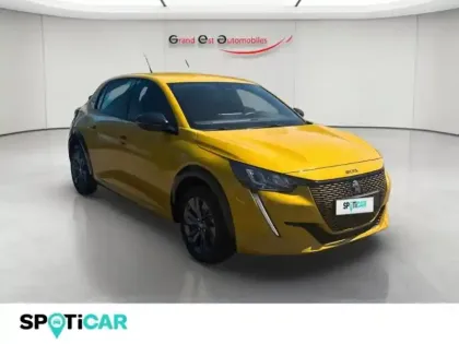 Photo 7 Peugeot 208  e- 136ch Style