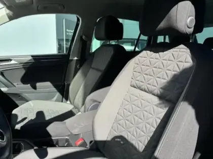 Photo 8 Volkswagen Tiguan  2.0 TDI 150ch Life Plus DSG7