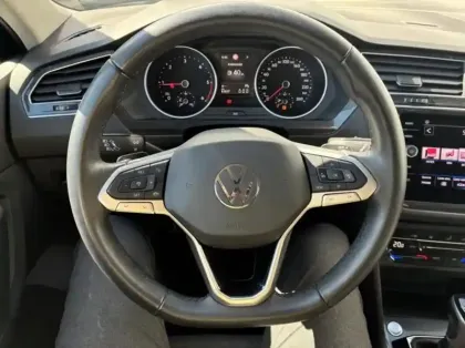 Photo 13 Volkswagen Tiguan  2.0 TDI 150ch Life Plus DSG7