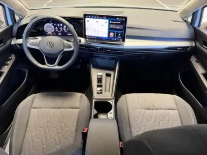 Photo 10 Volkswagen Golf  1.5 eHybrid 204ch VW Edition DSG6