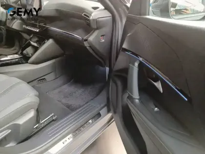 Photo 13 Peugeot 2008  Electrique 54 kWh 156 ch
