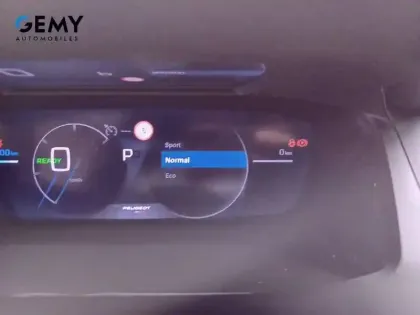 Photo 14 Peugeot 2008  Electrique 54 kWh 156 ch