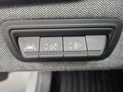 Photo 30 Renault Clio  E-Tech full hybrid 145