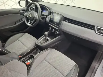 Photo 25 Renault Clio  E-Tech full hybrid 145