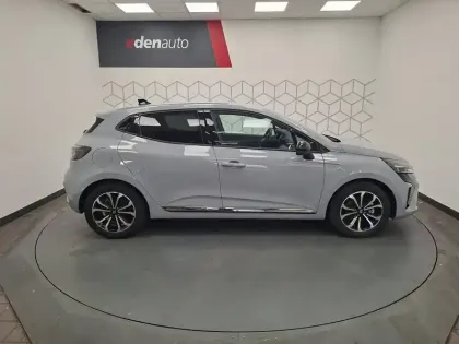 Photo 9 Renault Clio  E-Tech full hybrid 145