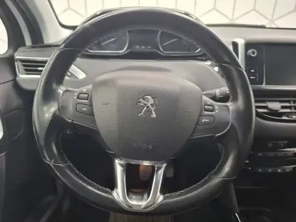 Photo 34 Peugeot 2008  1.2 PureTech 110ch S&S BVM5