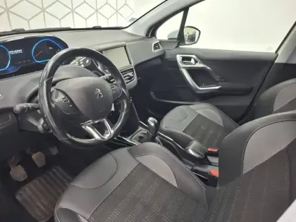 Photo 35 Peugeot 2008  1.2 PureTech 110ch S&S BVM5