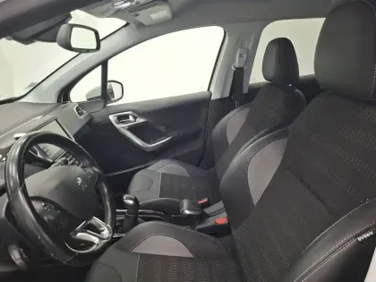 Photo 36 Peugeot 2008  1.2 PureTech 110ch S&S BVM5