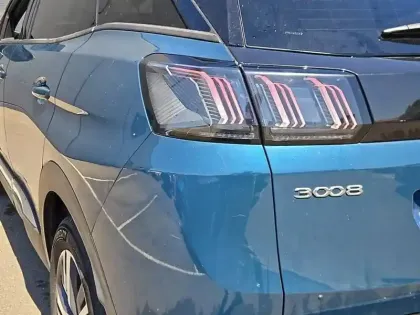 Photo 16 Peugeot 3008  PureTech 130ch S&S BVM6