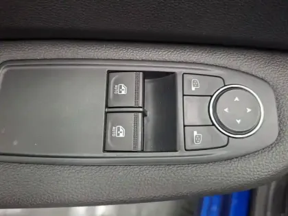 Photo 30 Renault Clio  Blue dCi 100 ch GSR2