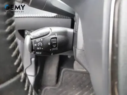 Photo 13 Peugeot 208  Electrique 50 kWh 136ch