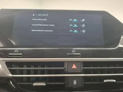 Photo 37 Citroën C4  PureTech 100 S&S BVM6