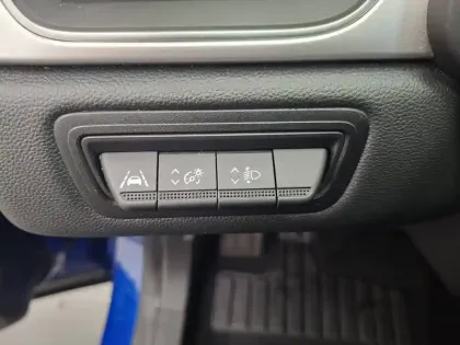 Photo 32 Renault Captur  E-Tech full hybrid 145