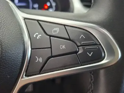 Photo 35 Renault Captur  E-Tech full hybrid 145