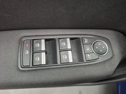 Photo 31 Renault Captur  E-Tech full hybrid 145