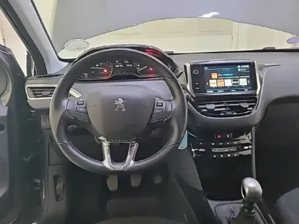 Photo 7 Peugeot 2008  PureTech 130ch S&S BVM6