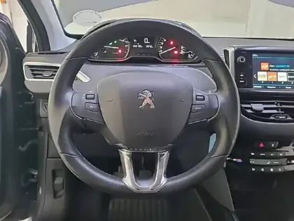 Photo 8 Peugeot 2008  PureTech 130ch S&S BVM6