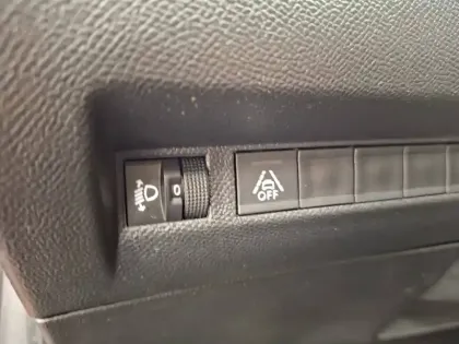 Photo 35 Peugeot 208  PureTech 75 S&S BVM5