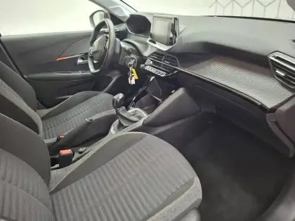 Photo 24 Peugeot 208  PureTech 75 S&S BVM5