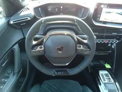 Photo 8 Peugeot 2008  Hybrid 145 e-DCS6