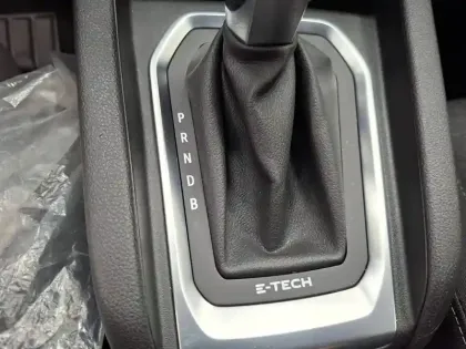 Photo 49 Renault Clio  E-Tech 140