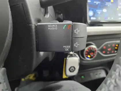 Photo 36 Renault Twingo  III E-Tech