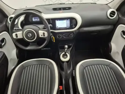 Photo 23 Renault Twingo  III E-Tech